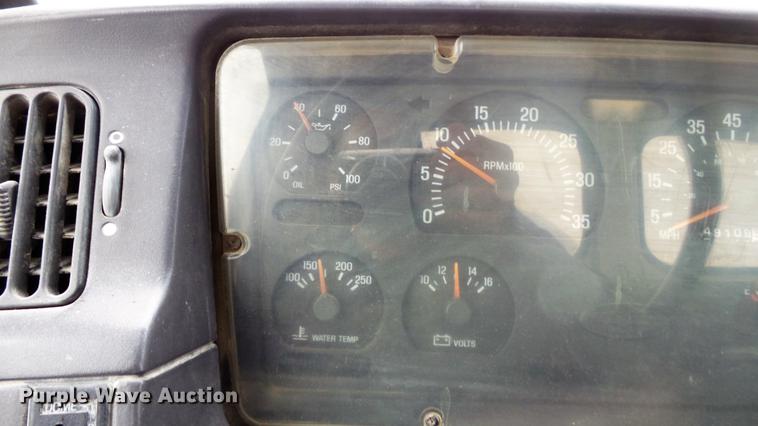 image for item DE4933 2000 Sterling ready mix truck