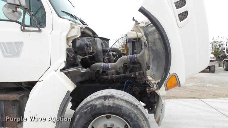 image for item DE4933 2000 Sterling ready mix truck