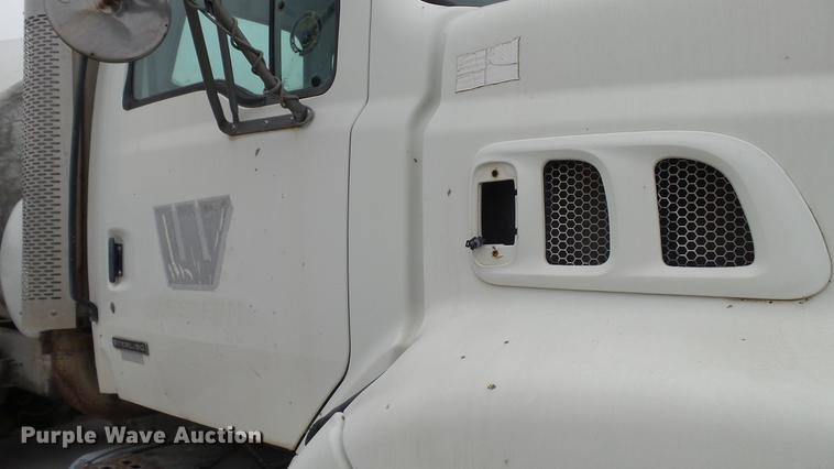 image for item DE4933 2000 Sterling ready mix truck
