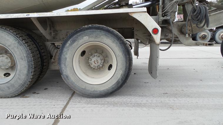 image for item DE4933 2000 Sterling ready mix truck