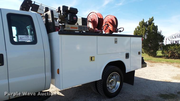 image for item DE4937 2011 Ford F450 Super Duty SuperCab service truck with crane