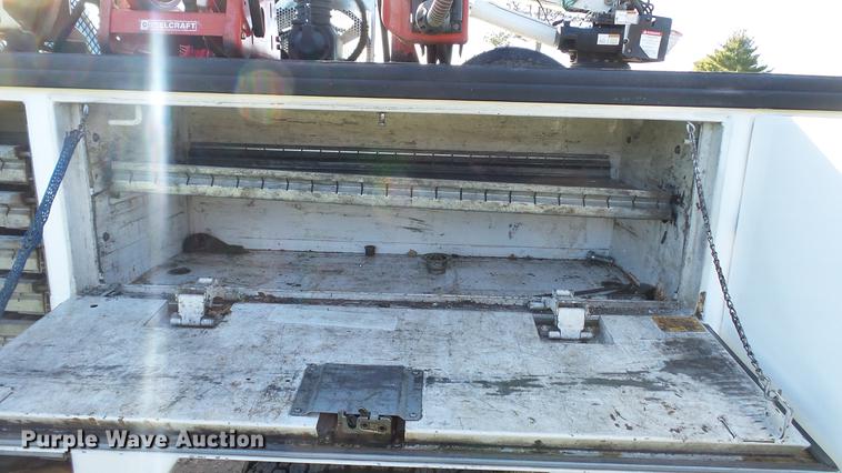 image for item DE4937 2011 Ford F450 Super Duty SuperCab service truck with crane