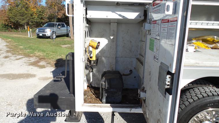 image for item DE4937 2011 Ford F450 Super Duty SuperCab service truck with crane