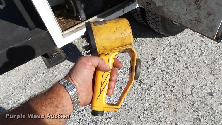 image for item DE4937 2011 Ford F450 Super Duty SuperCab service truck with crane