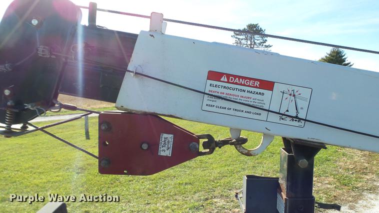 image for item DE4937 2011 Ford F450 Super Duty SuperCab service truck with crane