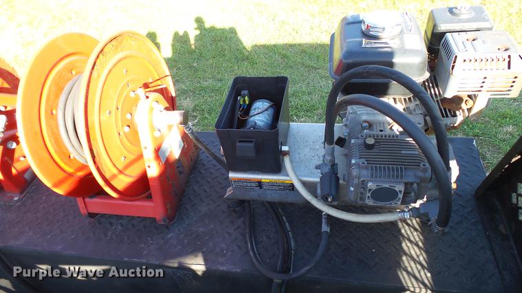 image for item DE4937 2011 Ford F450 Super Duty SuperCab service truck with crane