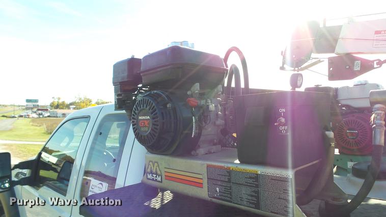 image for item DE4937 2011 Ford F450 Super Duty SuperCab service truck with crane