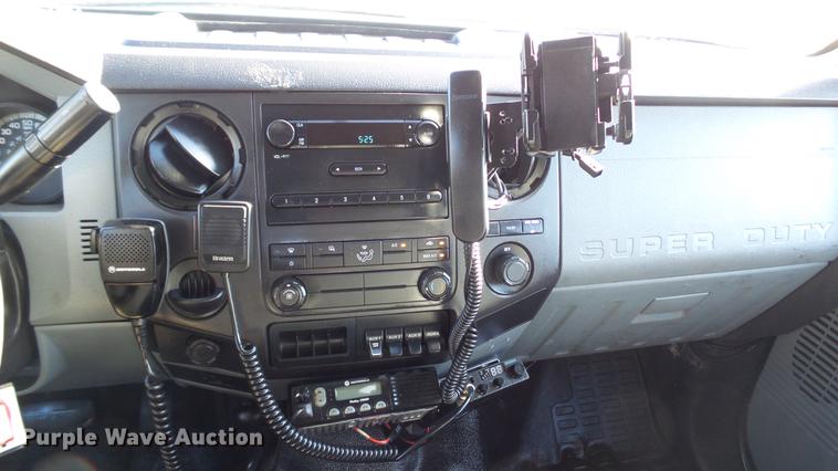 image for item DE4937 2011 Ford F450 Super Duty SuperCab service truck with crane