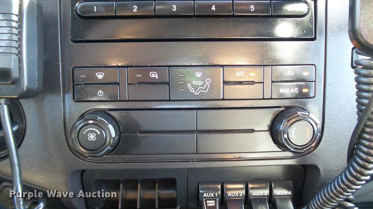 image for item DE4937 2011 Ford F450 Super Duty SuperCab service truck with crane