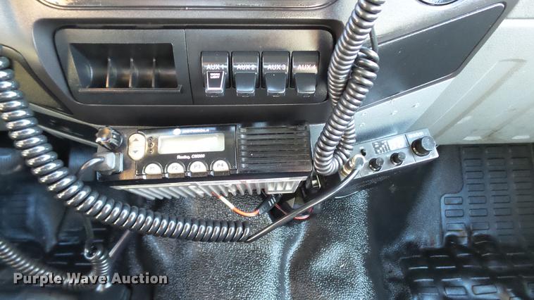 image for item DE4937 2011 Ford F450 Super Duty SuperCab service truck with crane