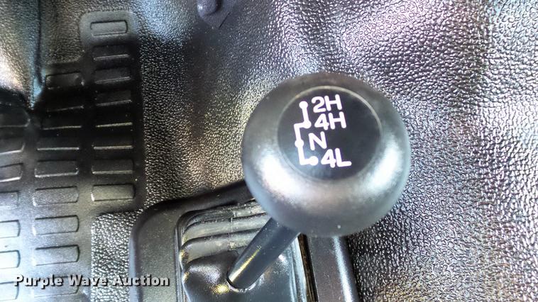 image for item DE4937 2011 Ford F450 Super Duty SuperCab service truck with crane