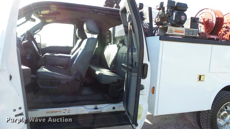 image for item DE4937 2011 Ford F450 Super Duty SuperCab service truck with crane