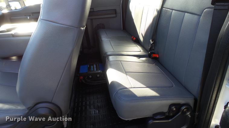 image for item DE4937 2011 Ford F450 Super Duty SuperCab service truck with crane