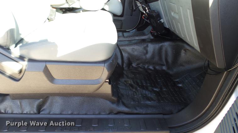 image for item DE4937 2011 Ford F450 Super Duty SuperCab service truck with crane