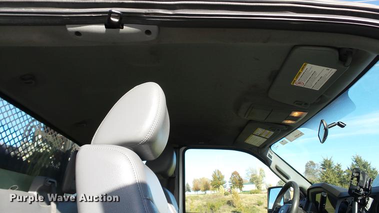 image for item DE4937 2011 Ford F450 Super Duty SuperCab service truck with crane