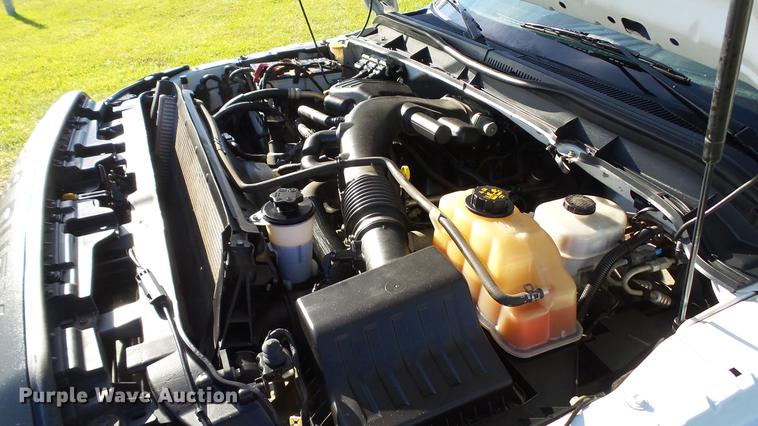 image for item DE4937 2011 Ford F450 Super Duty SuperCab service truck with crane