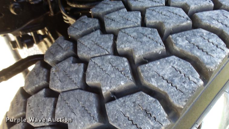 image for item DE4937 2011 Ford F450 Super Duty SuperCab service truck with crane