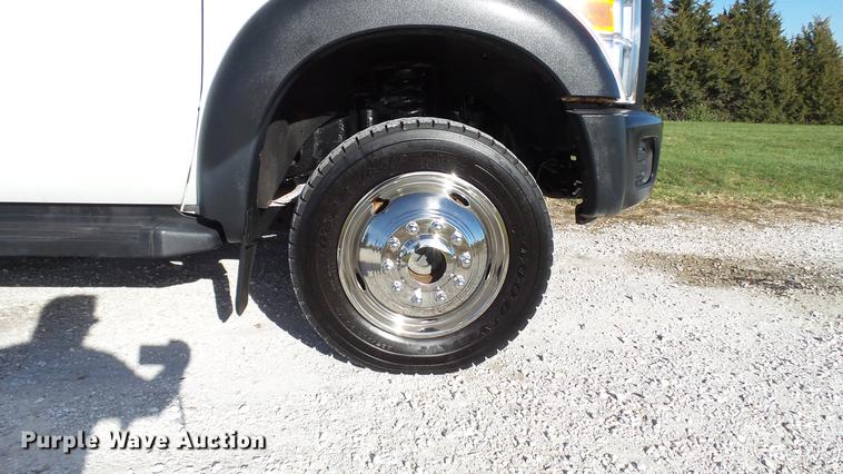 image for item DE4937 2011 Ford F450 Super Duty SuperCab service truck with crane