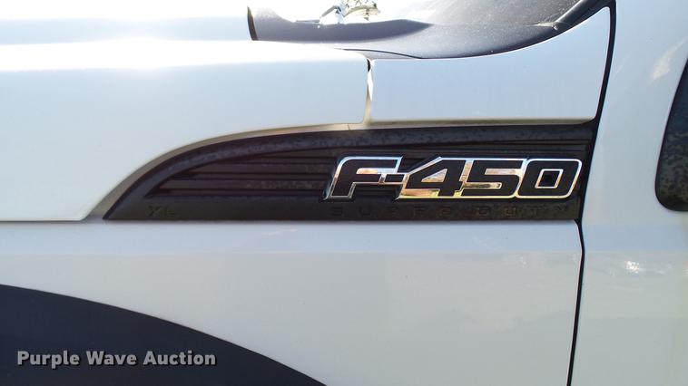 image for item DE4937 2011 Ford F450 Super Duty SuperCab service truck with crane