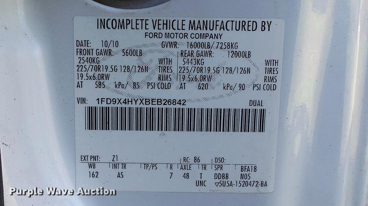 image for item DE4937 2011 Ford F450 Super Duty SuperCab service truck with crane