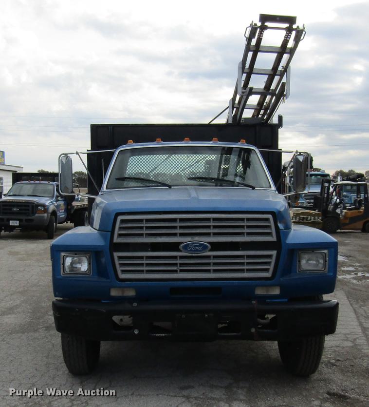 image for item DE5888 1995 Ford F700 flat dump bed truck