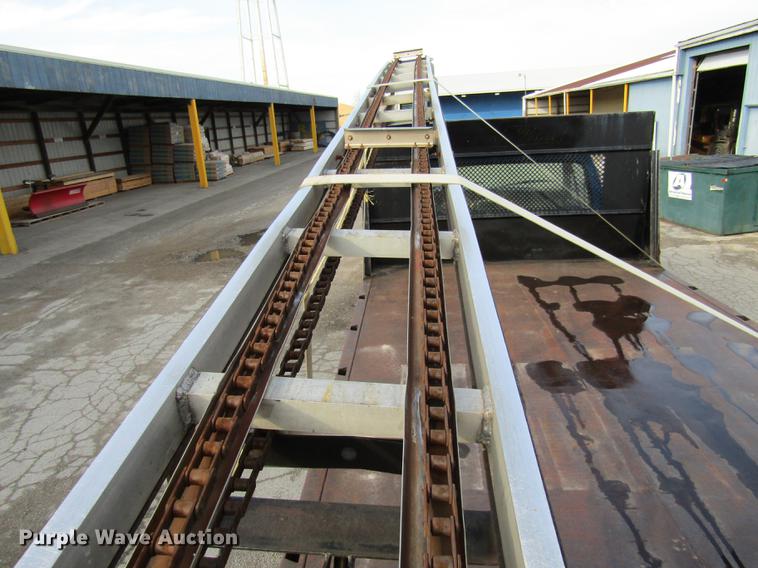 image for item DE5888 1995 Ford F700 flat dump bed truck