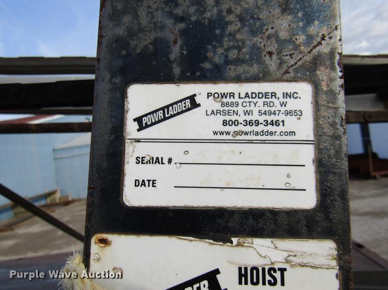 image for item DE5888 1995 Ford F700 flat dump bed truck