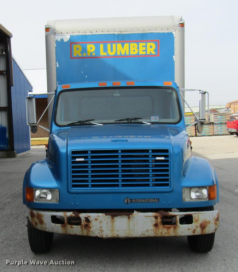 image for item DE5889 2000 International 4700 box truck
