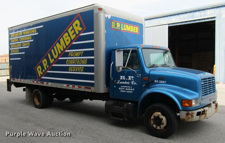 image for item DE5889 2000 International 4700 box truck