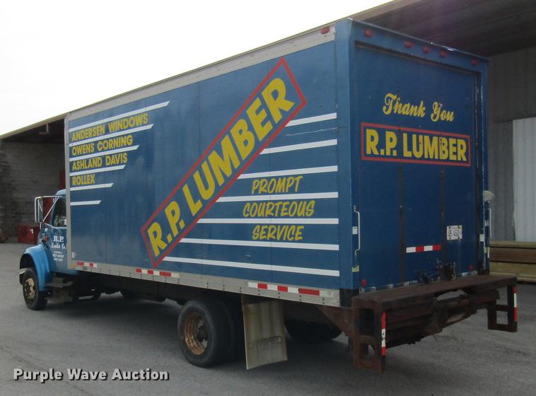 image for item DE5889 2000 International 4700 box truck