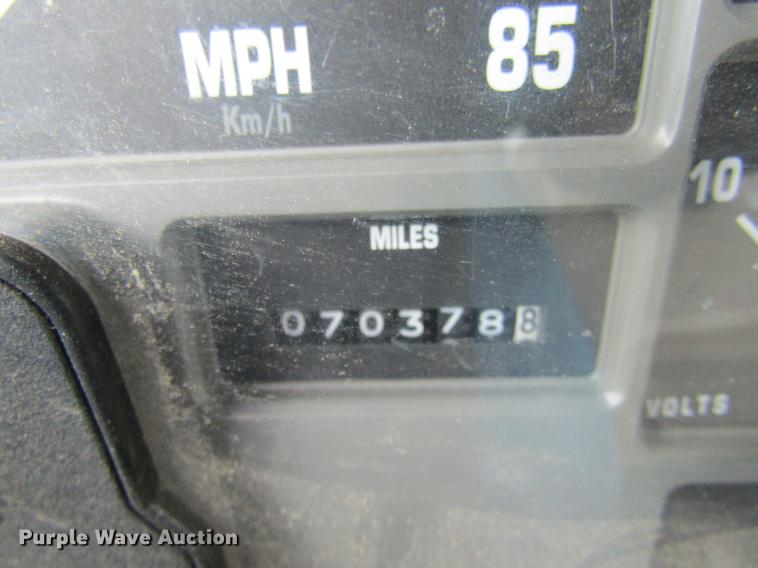 image for item DE5889 2000 International 4700 box truck