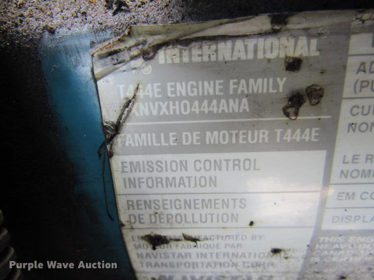 image for item DE5889 2000 International 4700 box truck