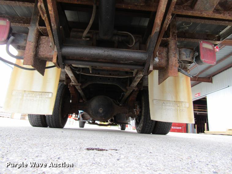 image for item DE5889 2000 International 4700 box truck