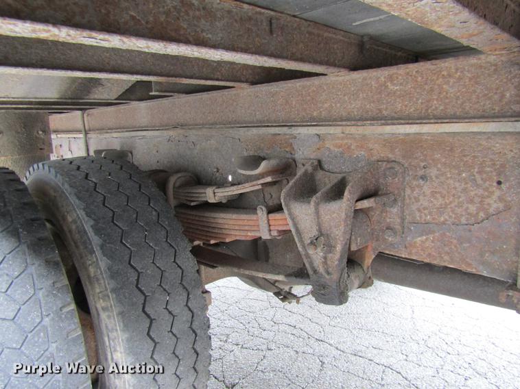 image for item DE5889 2000 International 4700 box truck