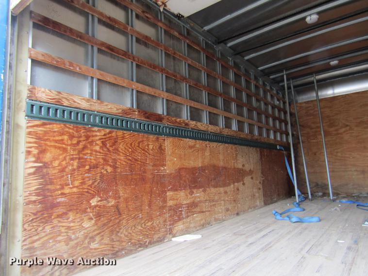 image for item DE5889 2000 International 4700 box truck