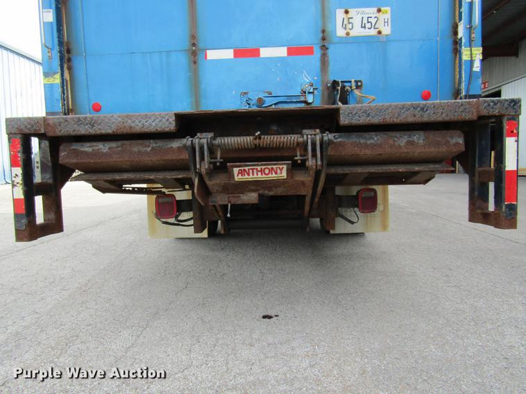 image for item DE5889 2000 International 4700 box truck