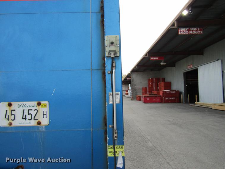 image for item DE5889 2000 International 4700 box truck