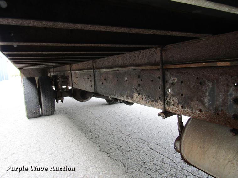 image for item DE5889 2000 International 4700 box truck