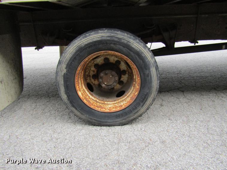 image for item DE5889 2000 International 4700 box truck