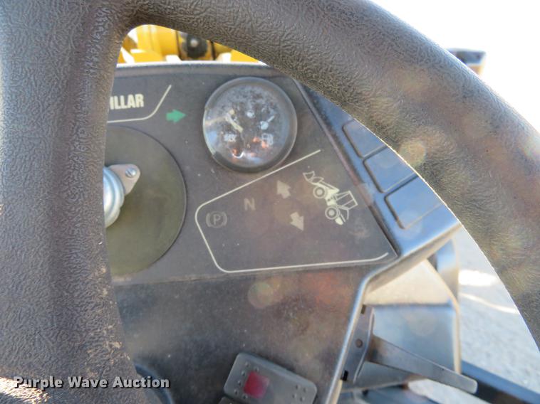 image for item DE6529 2002 Caterpillar 906 wheel loader