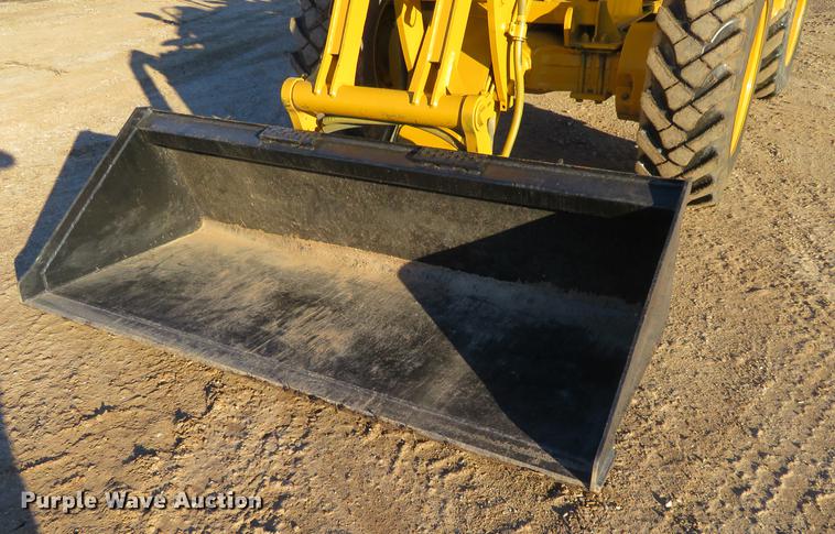 image for item DE6529 2002 Caterpillar 906 wheel loader