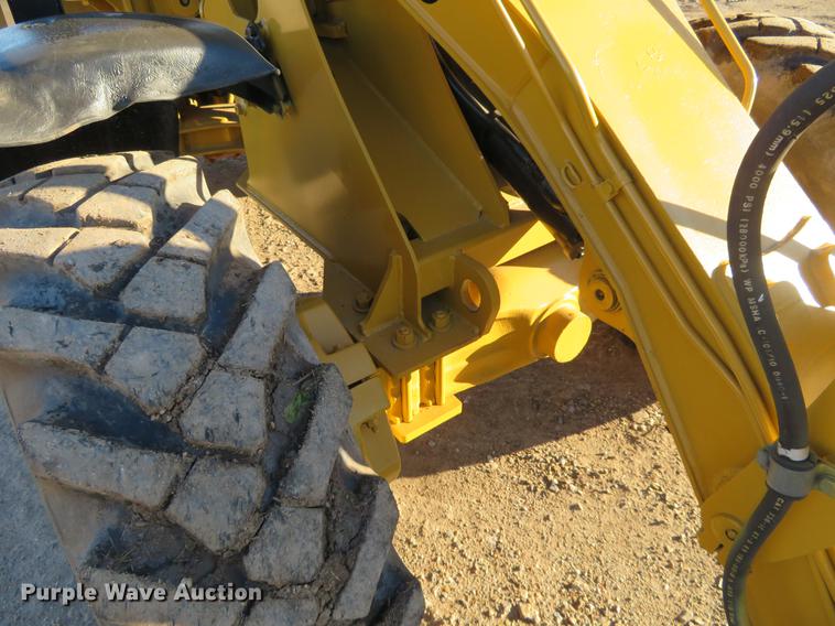 image for item DE6529 2002 Caterpillar 906 wheel loader
