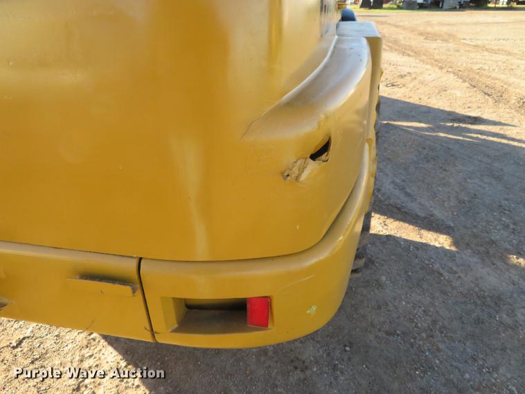 image for item DE6529 2002 Caterpillar 906 wheel loader