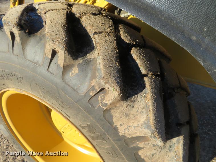 image for item DE6529 2002 Caterpillar 906 wheel loader