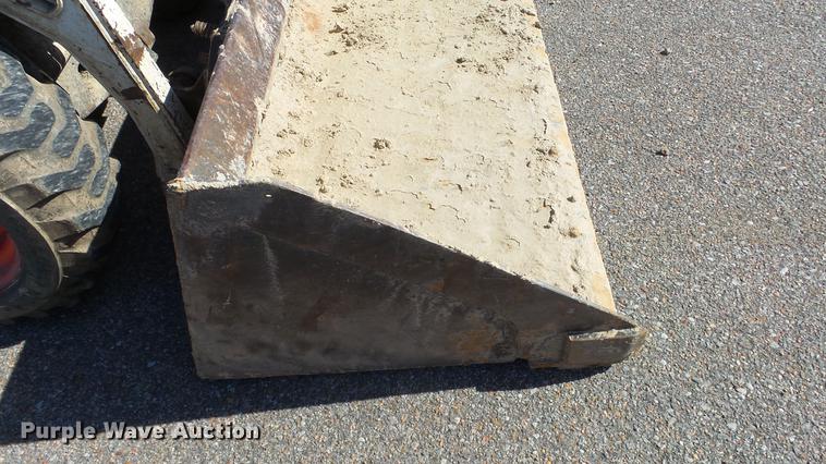 image for item DE7299 2009 Bobcat S205 skid steer