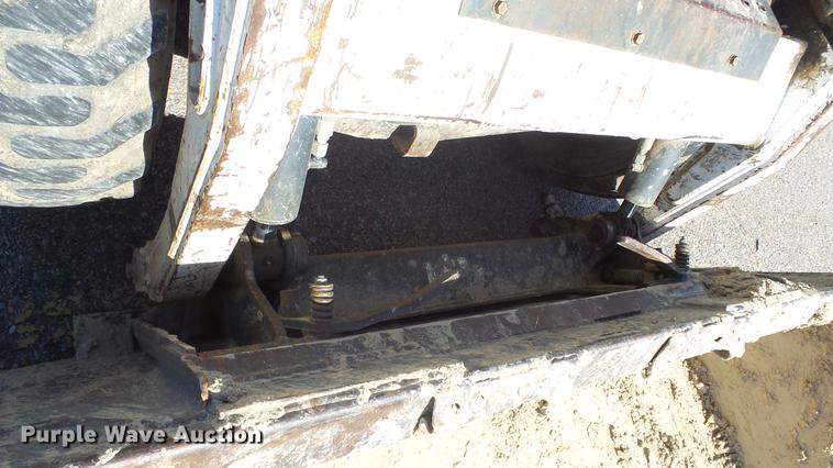 image for item DE7299 2009 Bobcat S205 skid steer