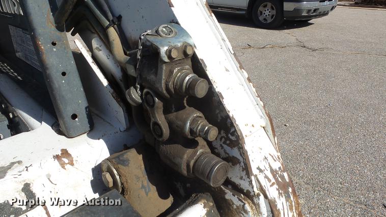 image for item DE7299 2009 Bobcat S205 skid steer