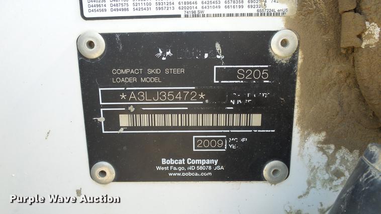 image for item DE7299 2009 Bobcat S205 skid steer