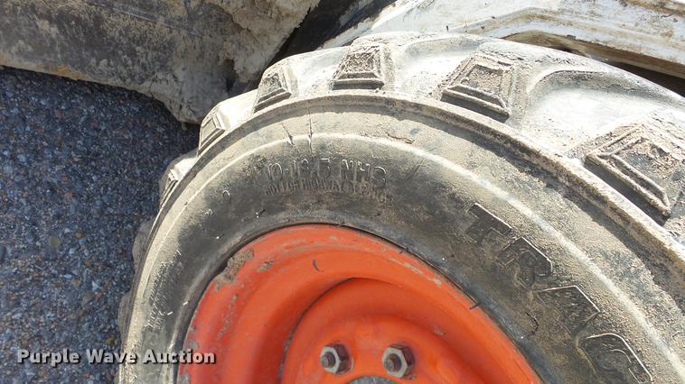 image for item DE7299 2009 Bobcat S205 skid steer