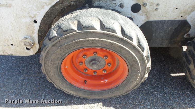 image for item DE7299 2009 Bobcat S205 skid steer